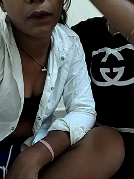 Unique girls90 online show from November 18, 5:30 am