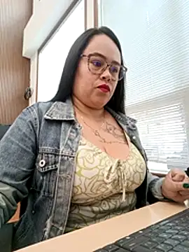 Italia 12 online show from December 2, 1:57 pm