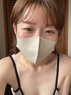 momo yuipu online show from October 16, 1:19 am