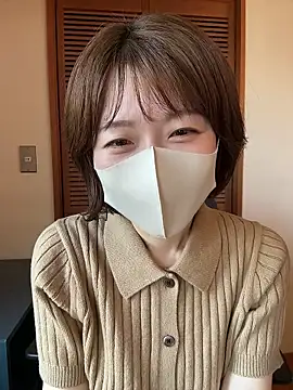 momo yuipu online show from October 8, 12:59 am