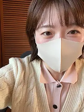 momo yuipu online show from November 3, 11:31 pm