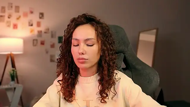 branchwithflowerss online show from October 16, 1:14 pm