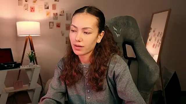 branchwithflowerss online show from November 24, 11:56 am