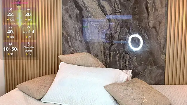 Snapshot of Pocahontas_sun chatting on October 15, 1:52 am Pocahontas sun online show from October 15, 1:52 am