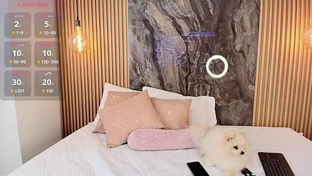 Snapshot of Pocahontas_sun chatting on October 13, 2:20 pm Pocahontas sun online show from October 13, 2:20 pm