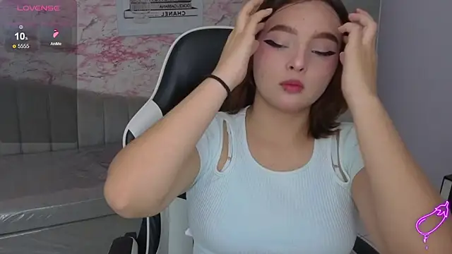 mia foster t online show from February 18, 1:21 pm