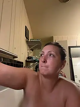 Snapshot of allnaturalmermaid chatting on October 22, 3:33 am allnaturalmermaid online show from October 22, 3:33 am