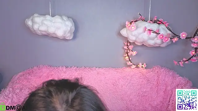 Sara Frayer online show from February 19, 1:27 am