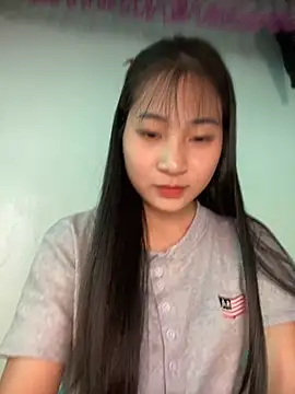Snapshot of banlinh004 chatting on October 23, 7:25 am banlinh004 online show from October 23, 7:25 am