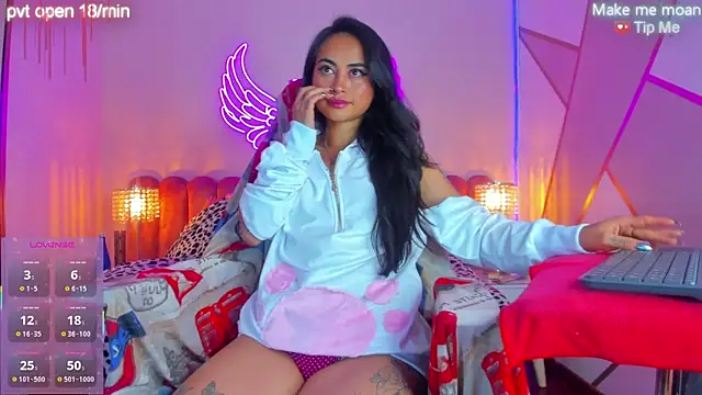 madisson 121 online show from November 14, 8:47 am