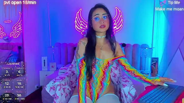 madisson 121 online show from February 12, 2:19 pm