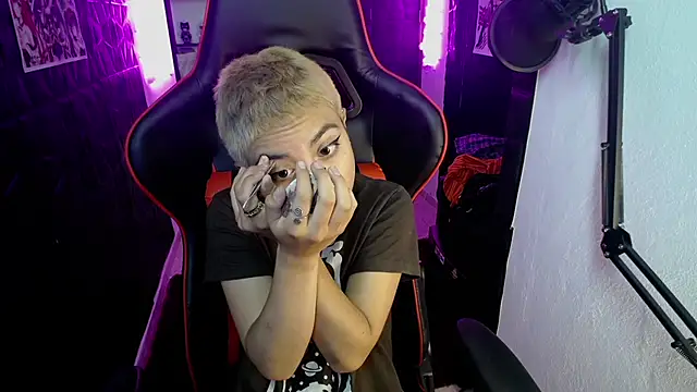 lunarichy22 online show from November 14, 7:58 pm