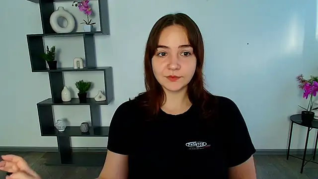 OliviaMontgommery online show from November 18, 6:25 am