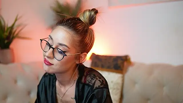 AileenKiss online show from October 8, 11:53 pm