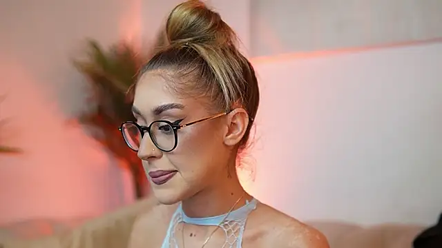 AileenKiss online show from October 28, 7:30 pm