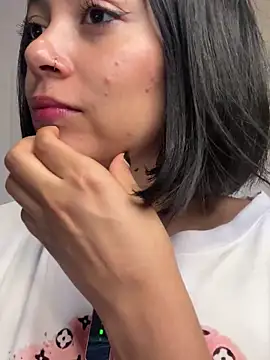 Qadeshoficial online show from November 29, 9:30 pm