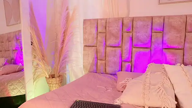 AmyVega  online show from December 2, 1:13 pm