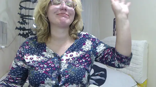 VestaWoody online show from October 12, 12:29 pm