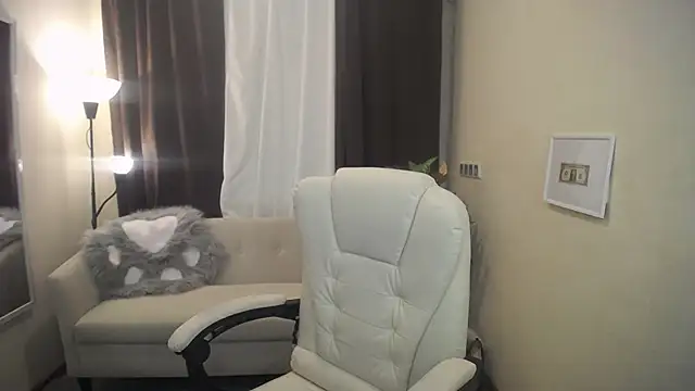 VestaWoody online show from November 22, 7:33 am