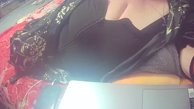 Snapshot of Playful_MILF_Demi chatting on October 21, 9:30 pm Playful MILF Demi online show from October 21, 9:30 pm