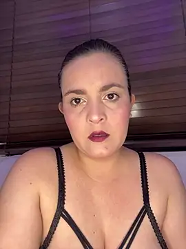 Anyhot latina online show from October 31, 1:07 am