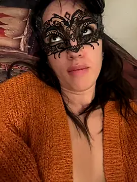 Snapshot of justhoney1998 chatting on October 23, 4:35 pm justhoney1998 online show from October 23, 4:35 pm