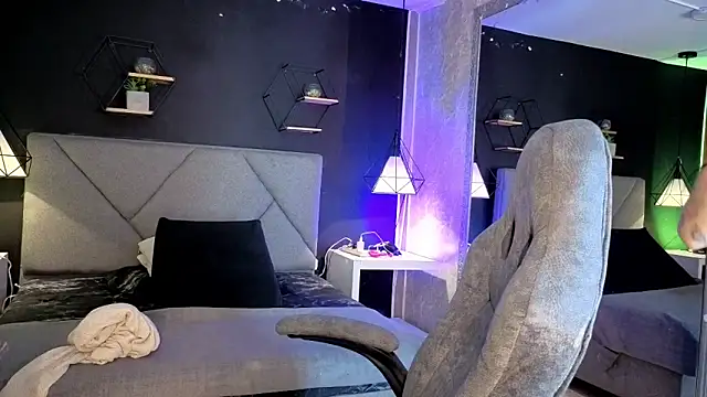 giapearl25 online show from October 7, 1:48 pm