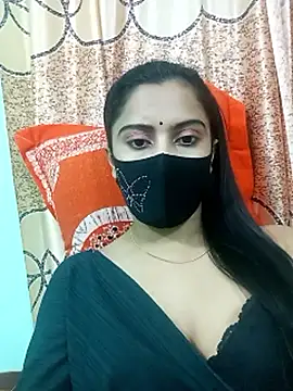 daisy-03 online show from November 12, 8:40 pm