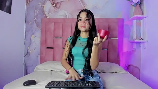 Isis Blaze online show from January 7, 3:10 am