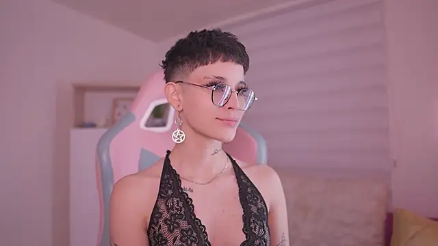 Giia Moretti  online show from November 18, 8:43 pm