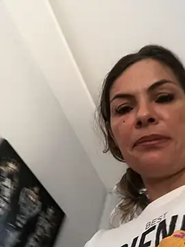 AliceXmoore online show from October 7, 3:27 pm