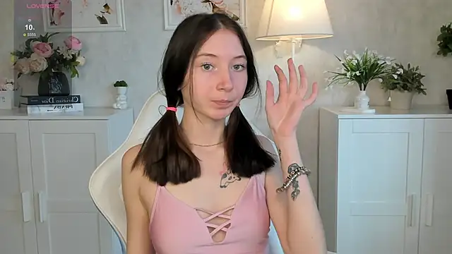 try love  online show from October 9, 9:13 am