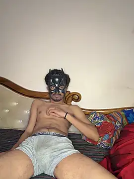 Lovebirdss online show from February 18, 9:41 am