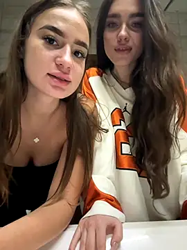 MayaGlow online show from October 24, 7:26 am