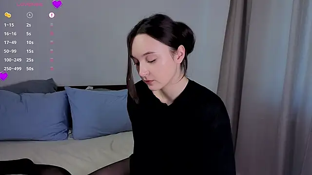 Snapshot of SylviaHamilton chatting on October 18, 12:19 pm SylviaHamilton online show from October 18, 12:19 pm