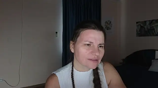 Snapshot of Mirabelle_Velvet chatting on November 11, 7:15 am Mirabelle Velvet online show from November 11, 7:15 am