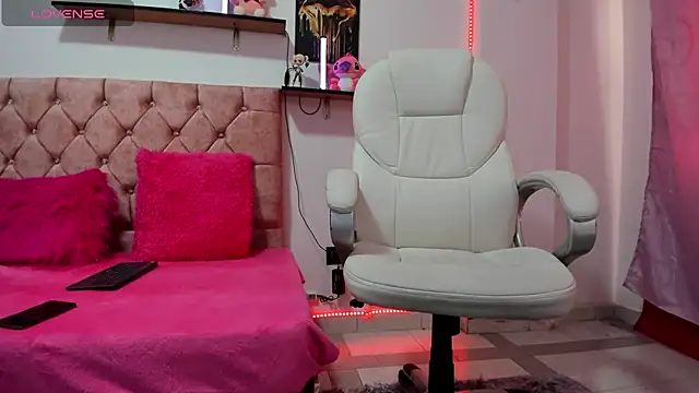 thianahorny online show from October 21, 12:20 pm