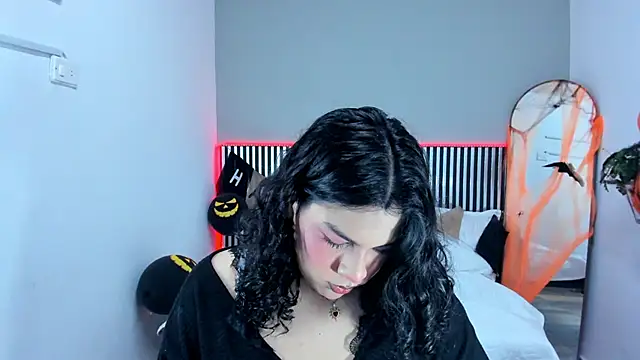 Little Alli online show from October 30, 9:05 pm