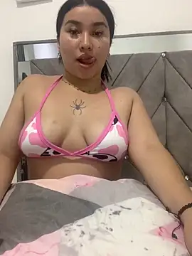 Snapshot of Vicky_bloonde chatting on October 21, 4:16 am Vicky bloonde online show from October 21, 4:16 am
