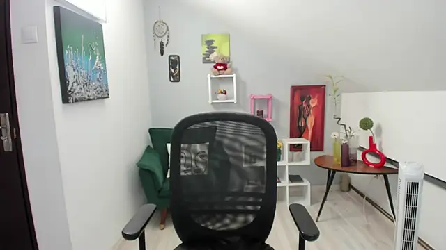 BettyJamess online show from October 17, 7:39 pm