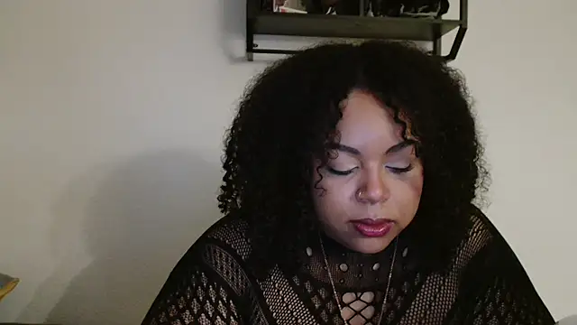 KalaniRose online show from October 28, 6:19 am