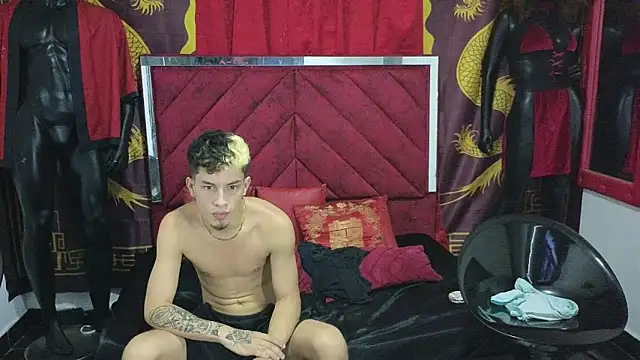 Pride couple online show from October 16, 11:51 pm