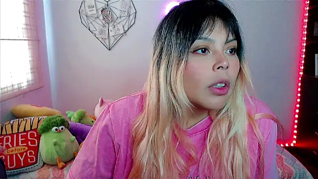 EllieMoonX online show from February 17, 8:08 pm