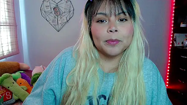 EllieMoonX online show from November 24, 8:00 pm