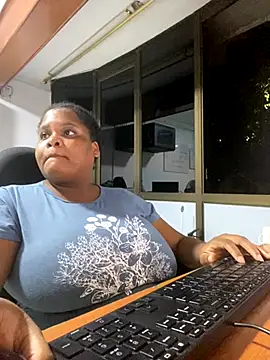 gabrielabrunette69 online show from October 30, 6:16 am