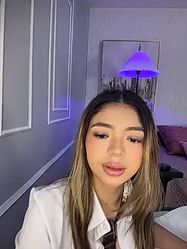 Snapshot of HoneyMollyX chatting on October 16, 1:25 pm HoneyMollyX online show from October 16, 1:25 pm