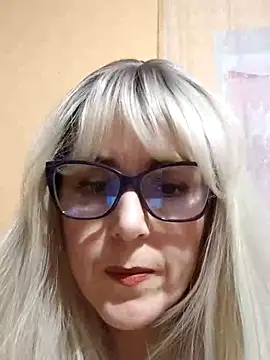 Amelialove42 online show from November 11, 7:44 pm