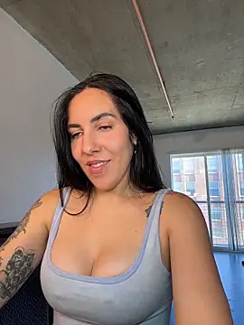 Lolathebaddie online show from February 1, 7:12 pm