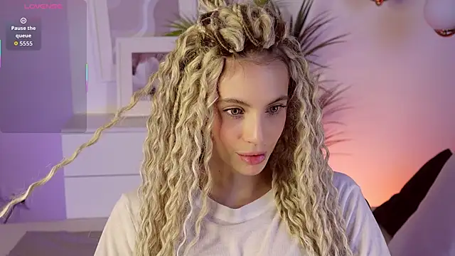 mia silkk online show from November 6, 6:30 am