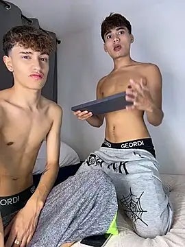 Baby santi  online show from November 4, 11:32 pm